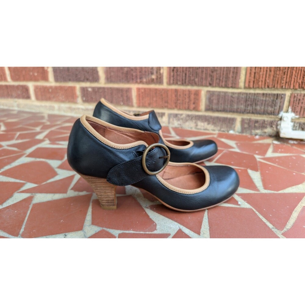 Solea Strap Mary Jane Heels -Black w/ Tan Trim-Sz 39 Made In Spain